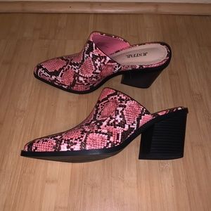 Subtle Sophisticate Mule - Snake Skin